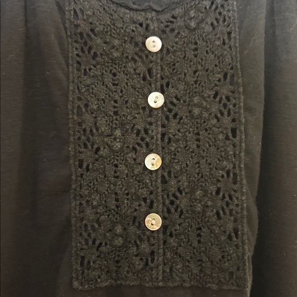 Denver Hayes Black Top with Lace Trim, size large - Picture 3 of 6